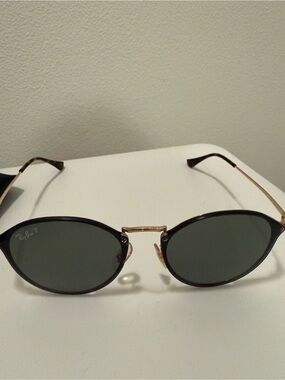 Ray-Ban Round Metal Sunglasses in Black and Gold